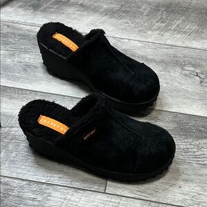 Rocket Dog Black Fuzzy Lined Mules